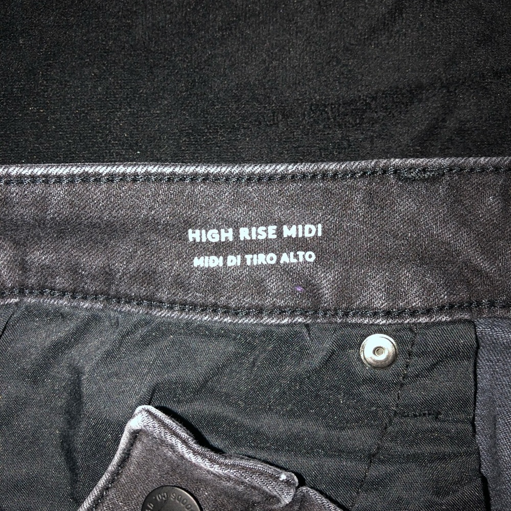 Universal Thread Shorts Size 14 - Picture 4 of 5